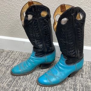 Women’s Vintage Tony Lama Cowboy Boots Turquoise and Black Sz 9